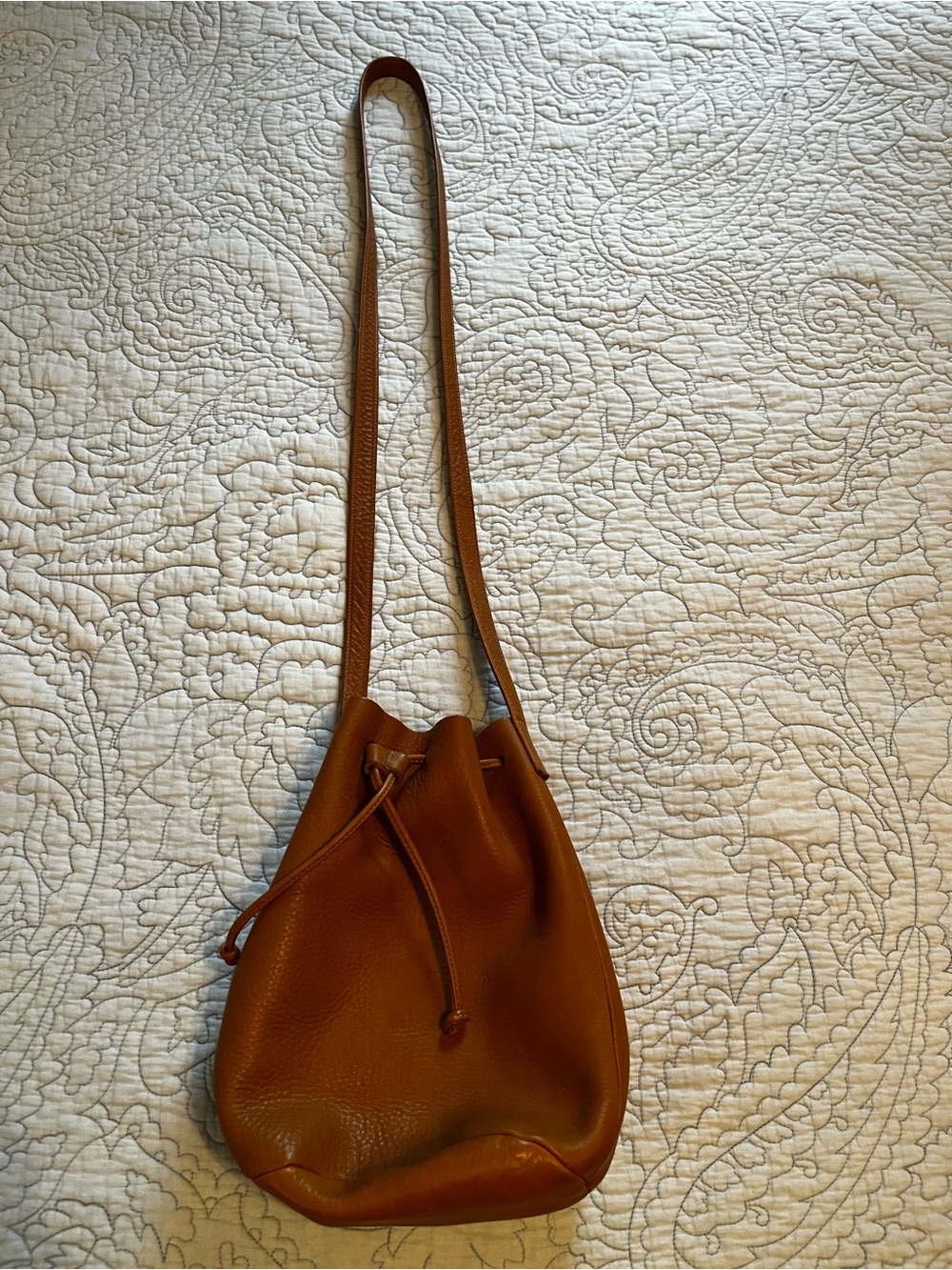 BAGGU Pebbled Drawstring Shoulder Bag - Cognac Brown